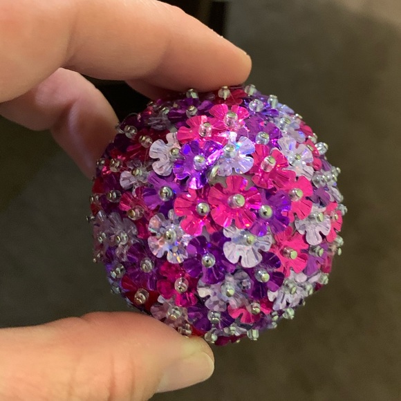 Beautiful Christmas Ornament - Picture 3 of 4